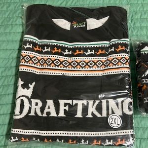 NWT DraftKings ugly Christmas sweater size XXL with matching socks